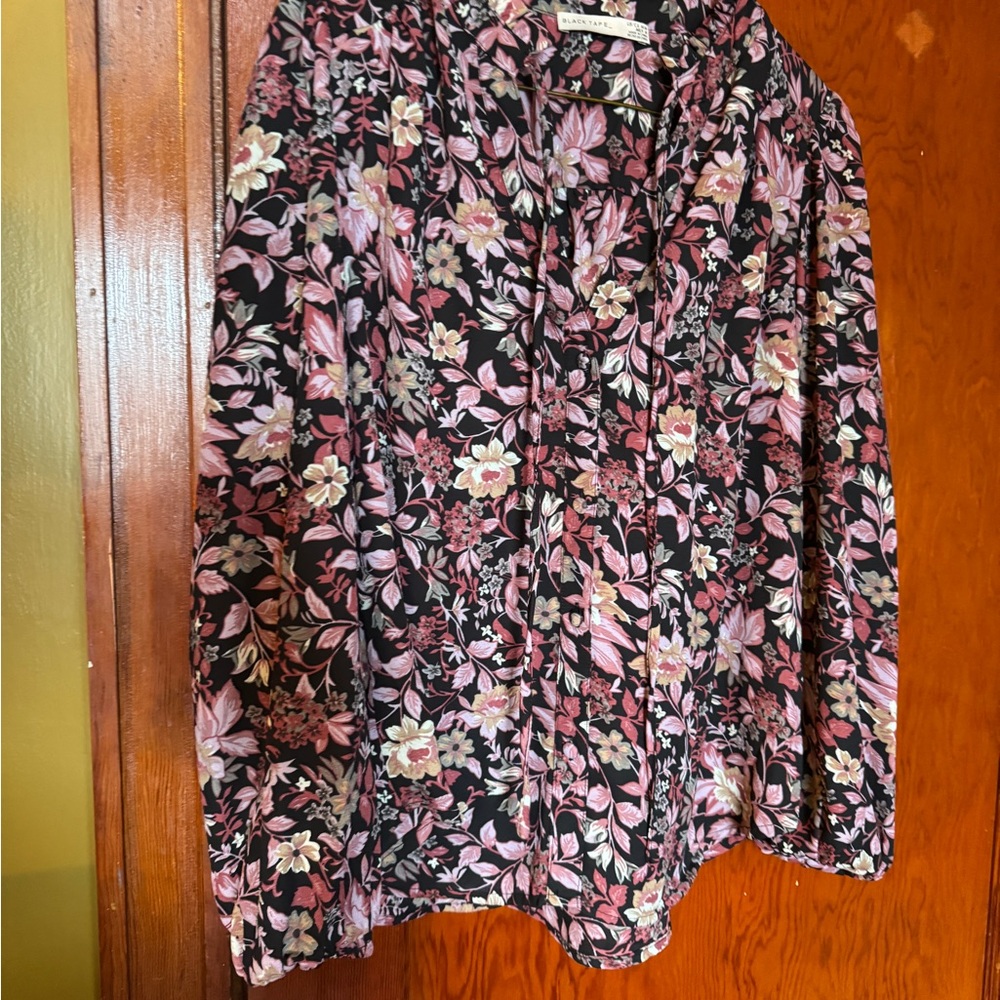 Black Tape_ Floral Top with Pink and Cream